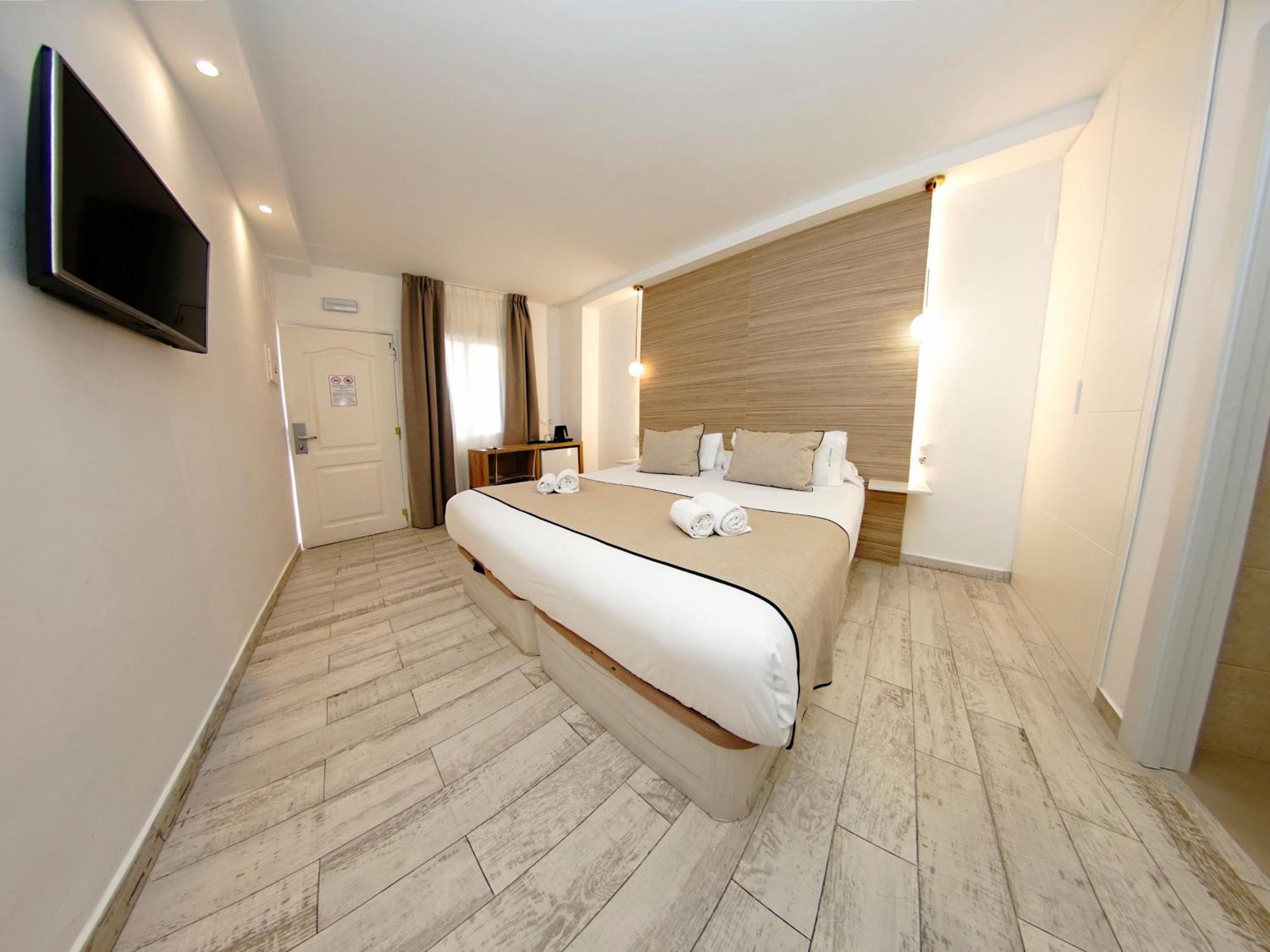 Double Room Terrace Airport Shuttle